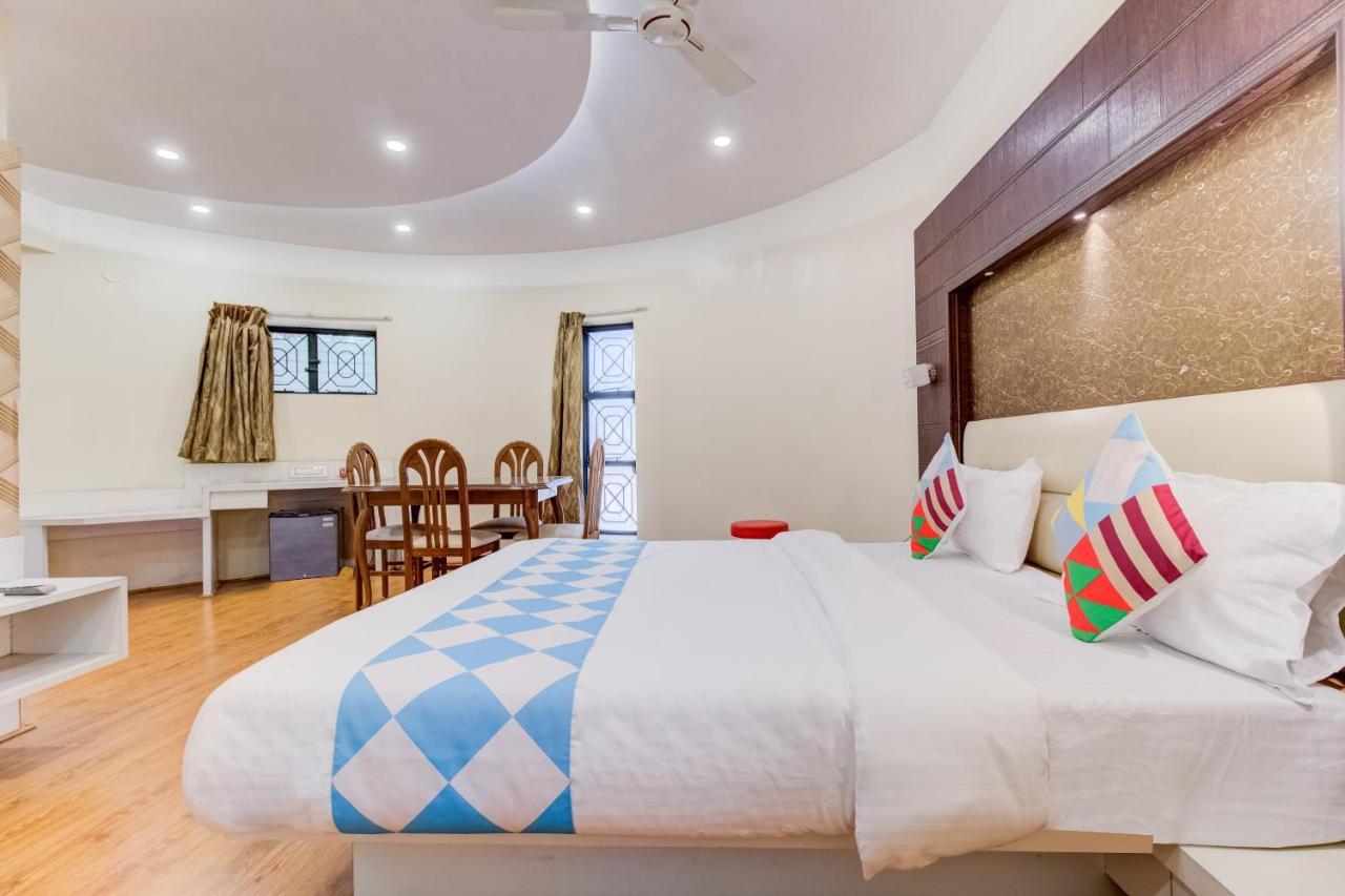 Hotel Tapovan Нашик Екстер'єр фото